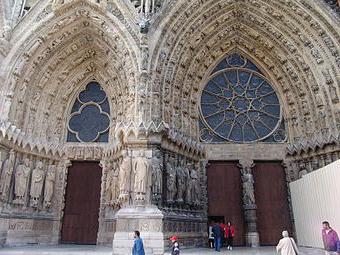 Fotografie katedrály v Reims